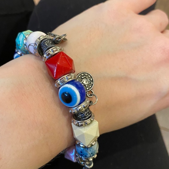 Colourful charm bracelet - Picture 8 of 8